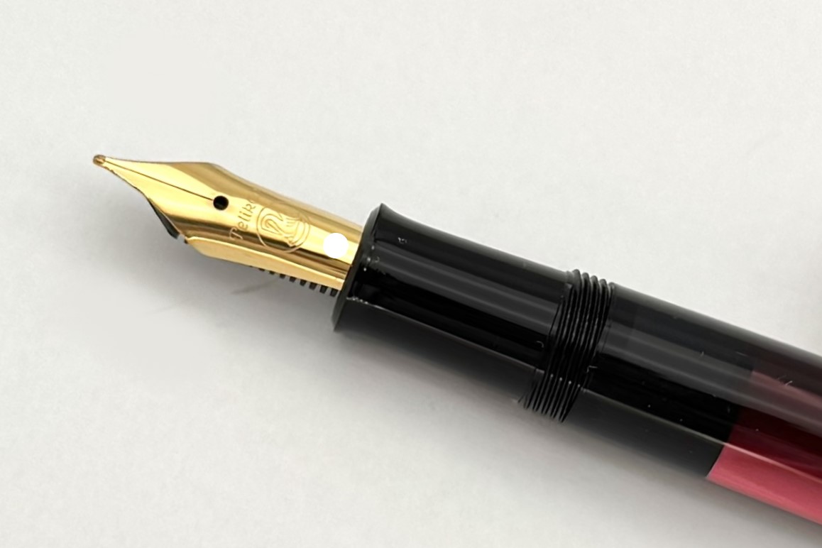 PelikanSEClassicM200MarbledRedFP_I